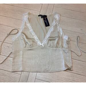 NWT One Clothing LA beige camisole‎ top w/ lace trim, side zip close. Sz L